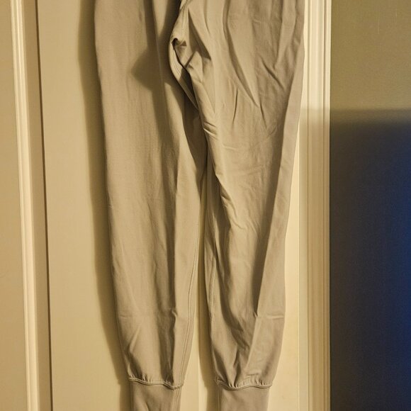 Lululemon beige joggers - Picture 2 of 6